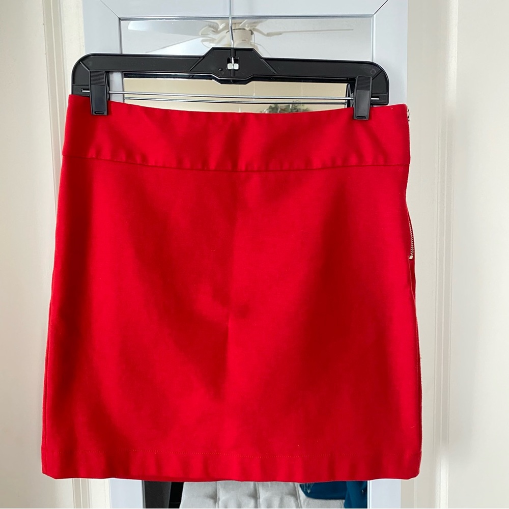 Banana Republic Red Mini Skirt Size 6 Side Zipper Detail